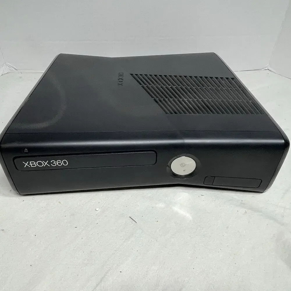 Xbox 360 S Console 250 GB HDD Bundle with Controller And Cords-14 Games!!!
